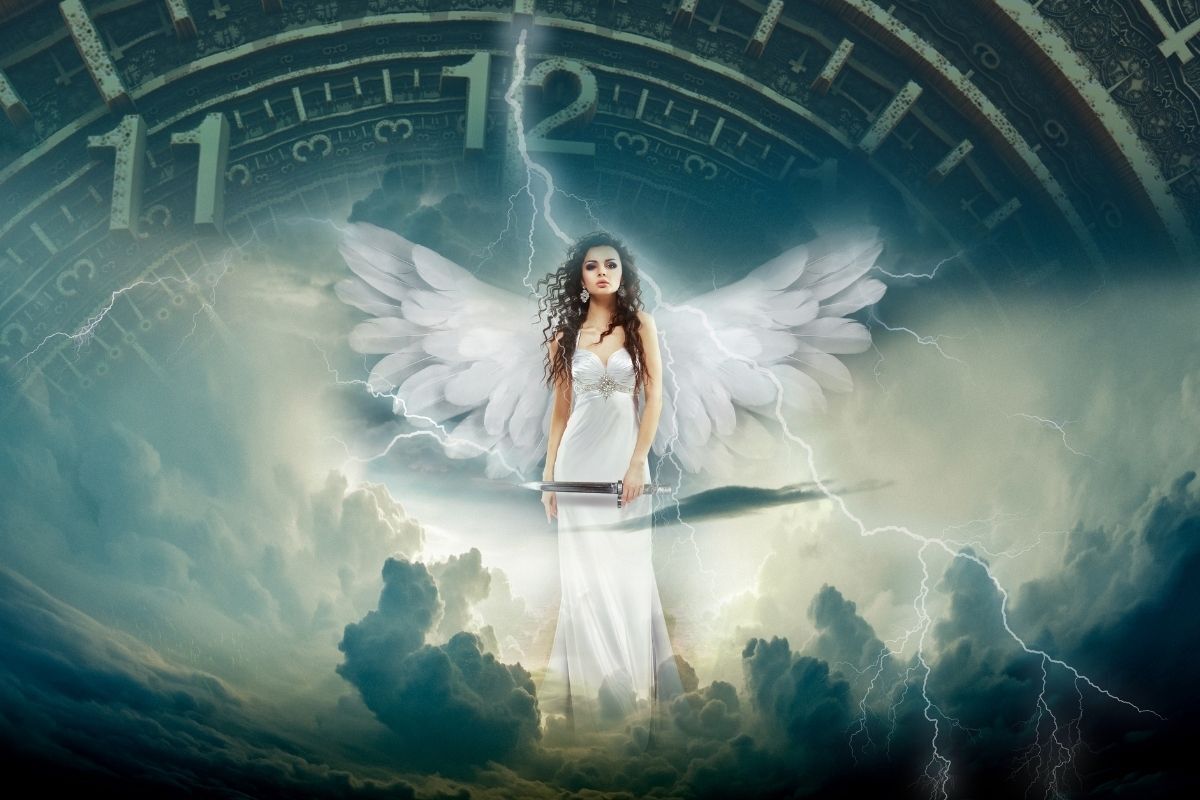Ilustração de uma mulher com asas de anjo