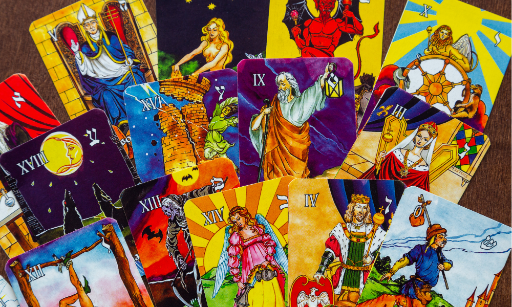 Nove de Espadas significado no Tarot - Amor, Dinheiro, Saúde e mais -  Tarotfarm