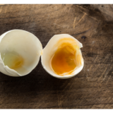 Sonhar com ovo podre: quebrado, cozido, frito, de galinha e mais! 