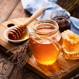 Simpatia com mel: no congelador, para amor, dinheiro e outros!