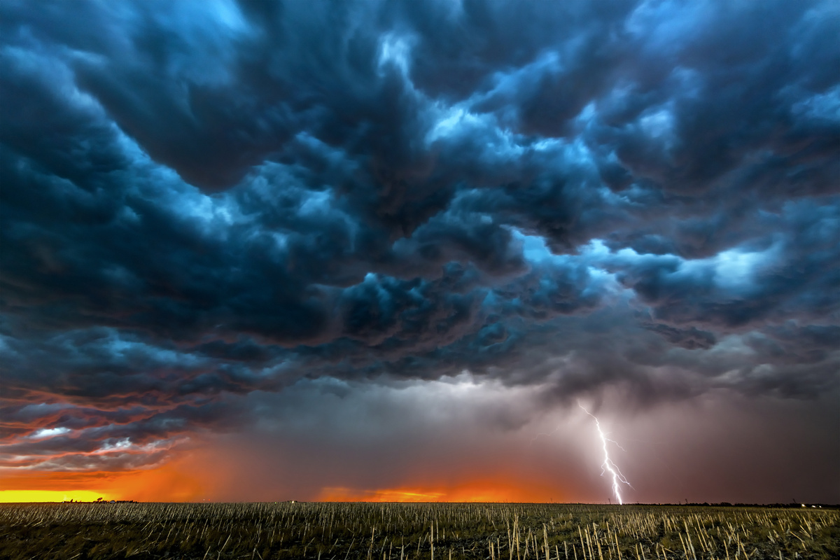 Sonhar com tempestade: de chuva, de vento, de areia, com raios e mais!