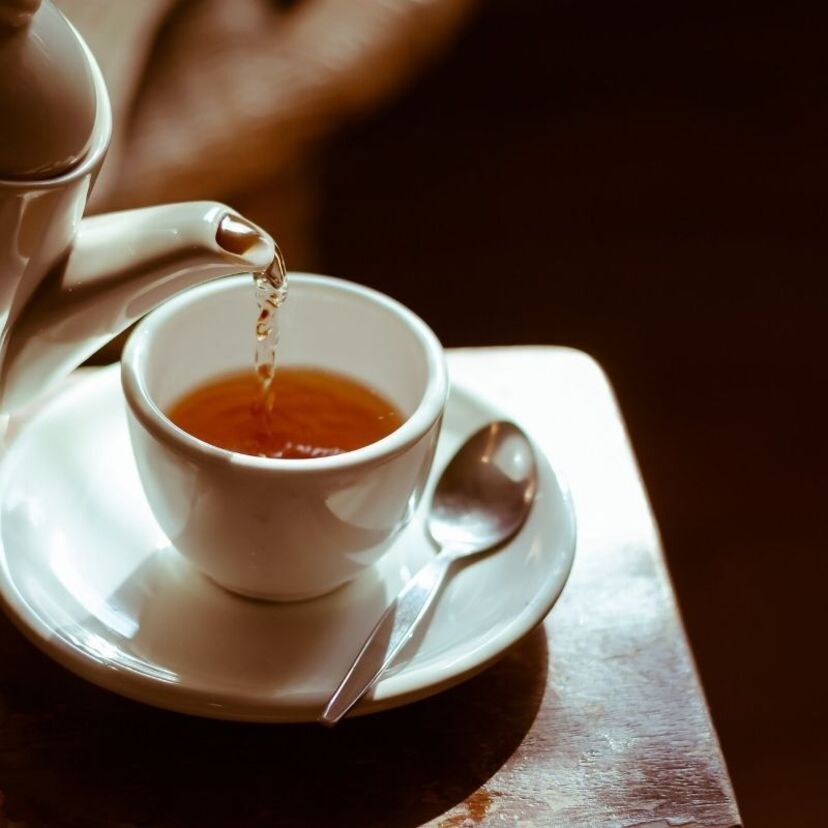 Chá de bardana: para que serve? Benefícios, efeitos colaterais e mais!