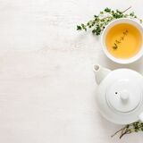 Chá de arruda: para que serve, propriedades, benefícios, como fazer e mais!