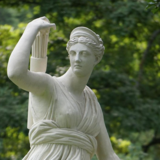 Conheça Ártemis: deusa grega da lua, da caça, da fertilidade e mais!