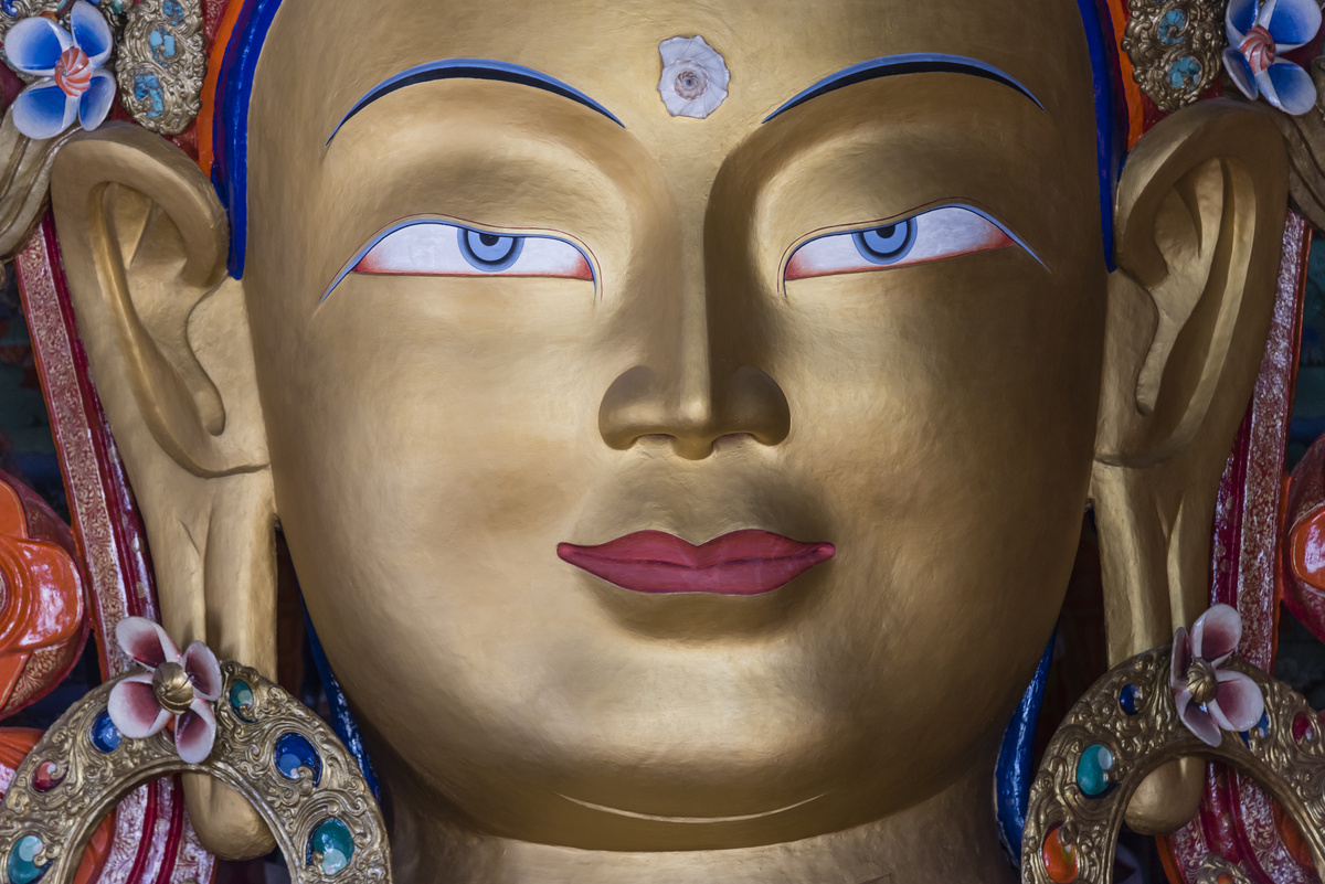 Estátua de Maitreya.