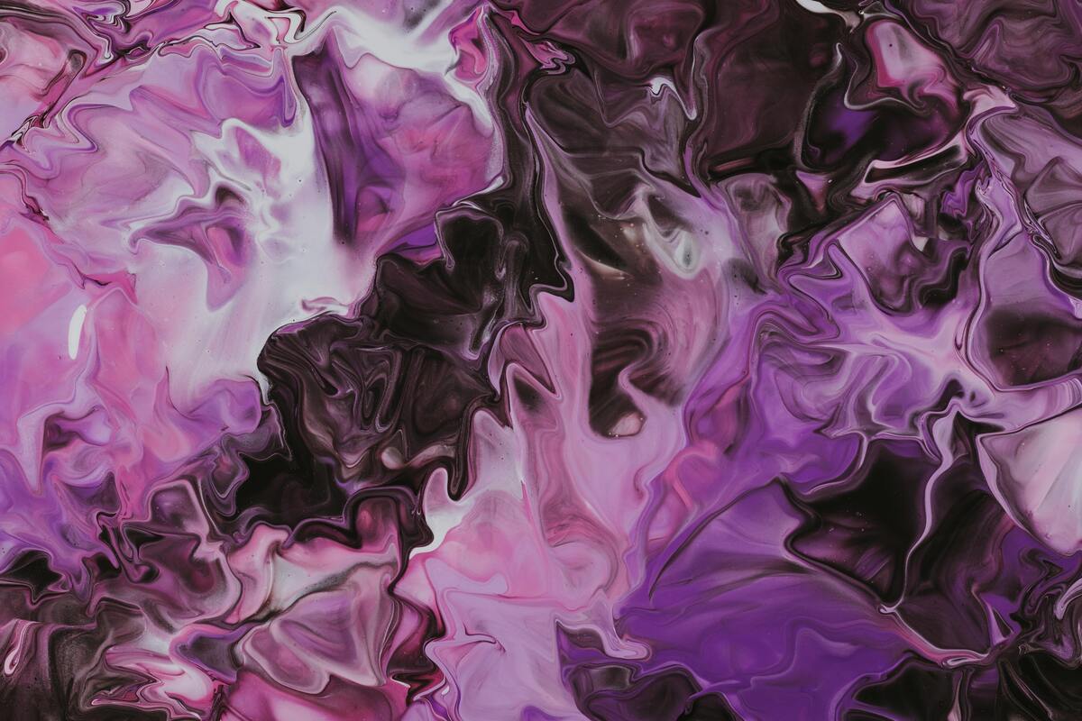Mancha de tinta violeta.