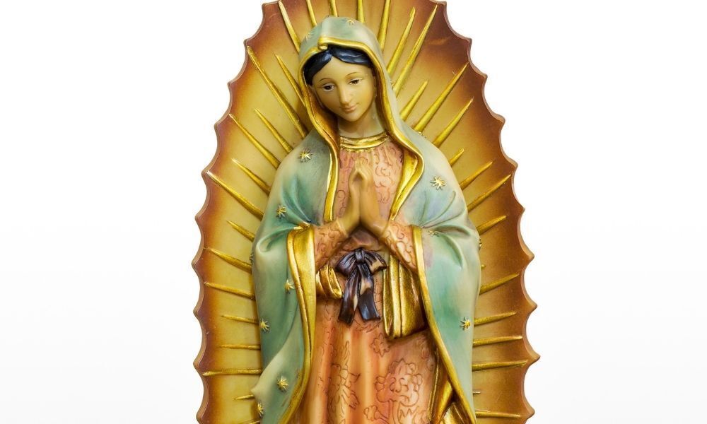 Estátua de Nossa Senhora de Guadalupe.