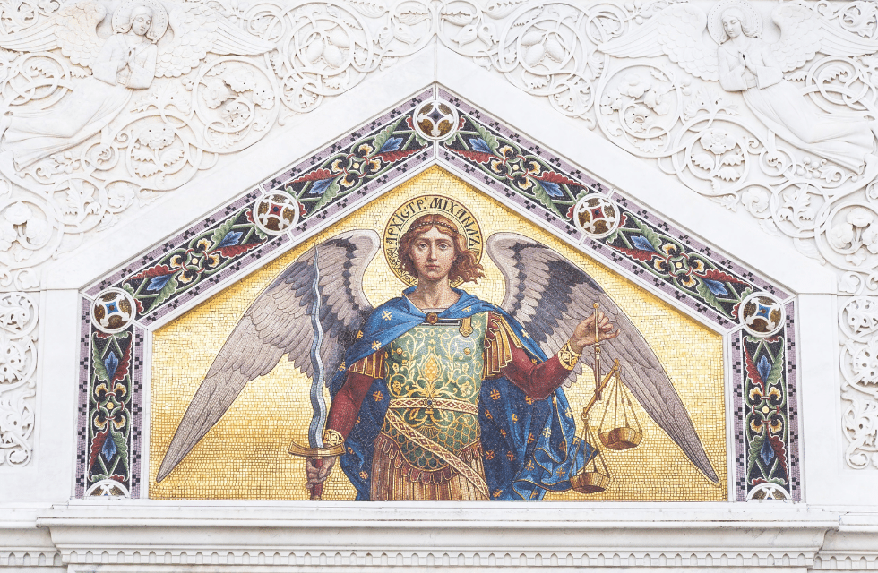 Pintura do arcanjo São Miguel em parede
