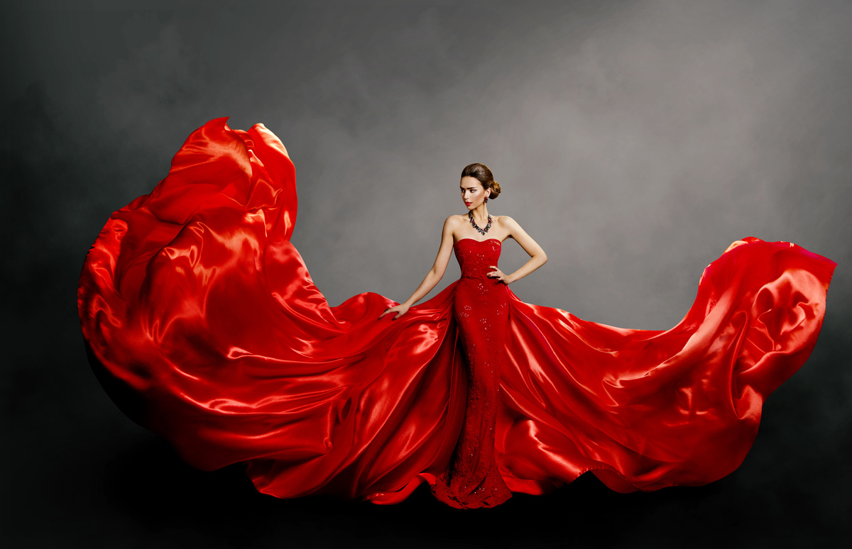 Vestido vermelho deslumbrante.