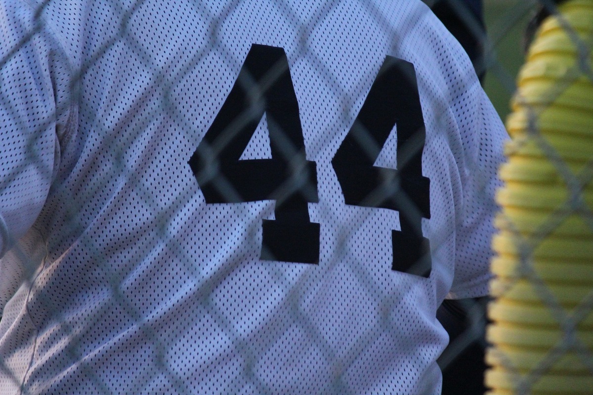 Número 44 em camisa de jogador.
