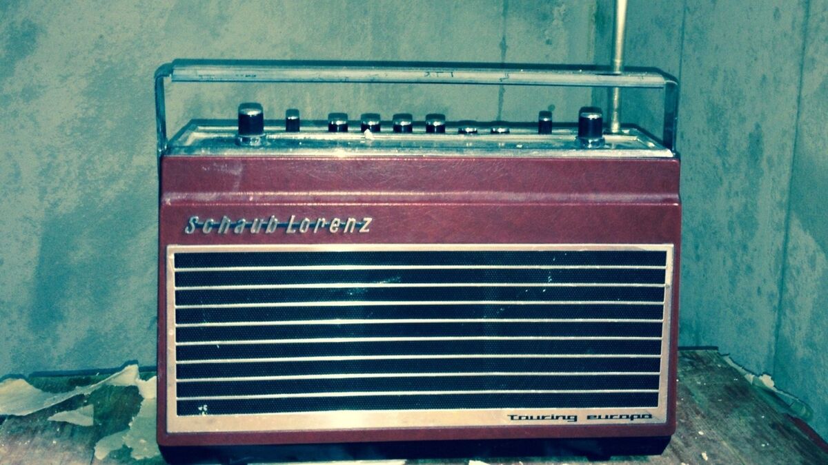 Rádio velho.