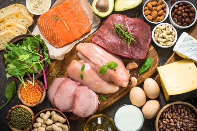 Diversos alimentos ricos em proteínas