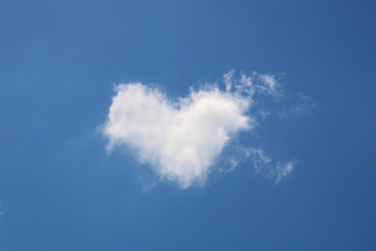 Nuvem em forma de coração.