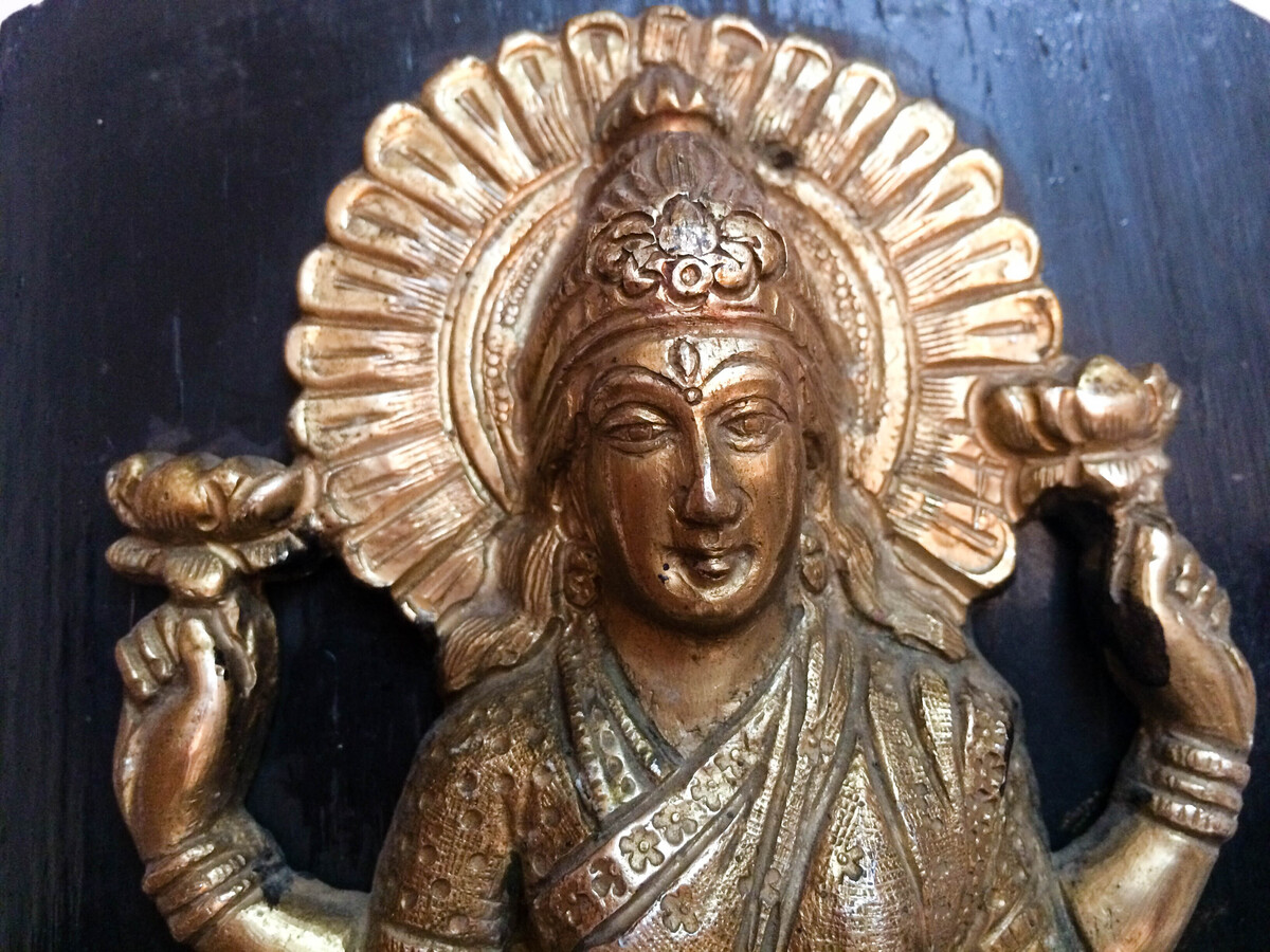 Estátua de bronze da deusa Lakshimi