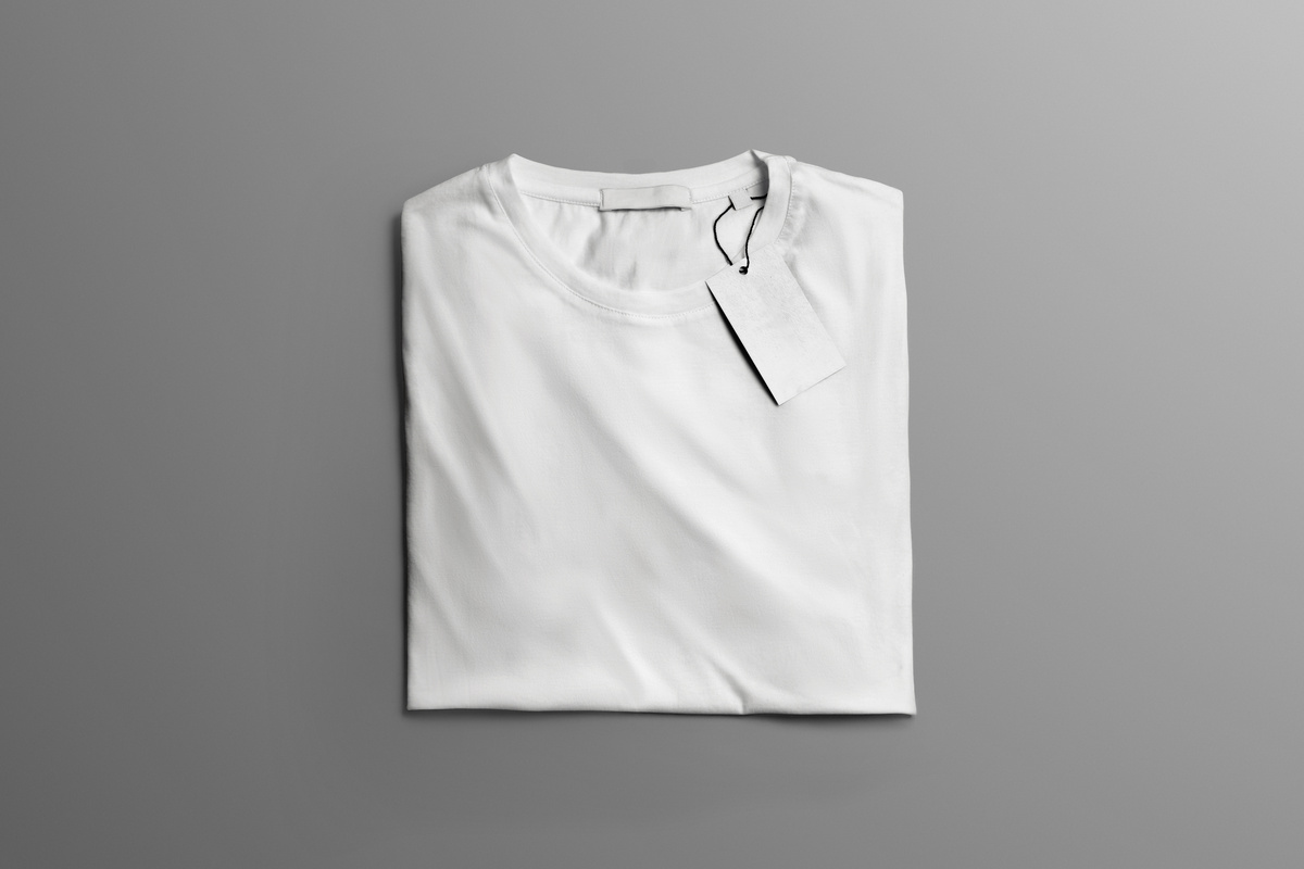 Camisa branca dobrada