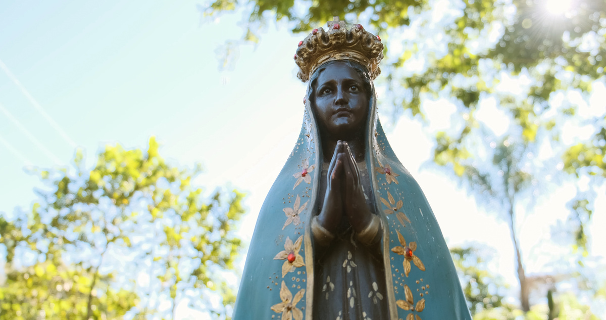 Estátua de Nossa Senhora Aparecida.