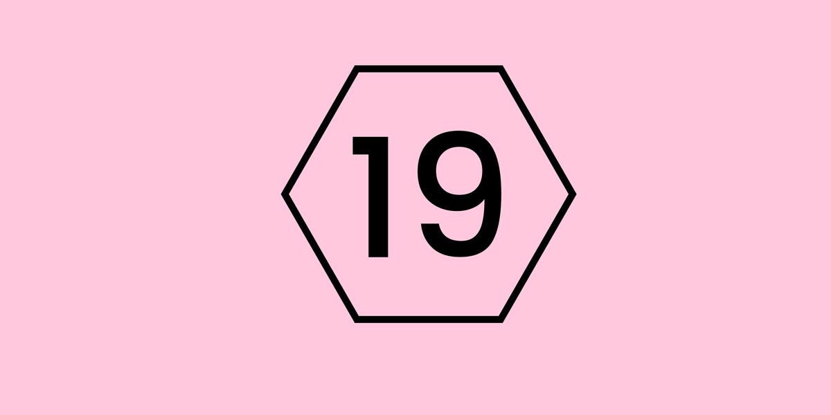 Número 19 em fundo rosa