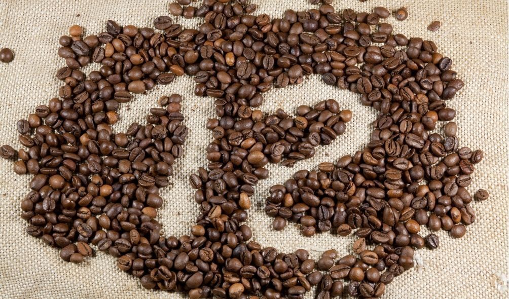 Número 12 em grãos de café