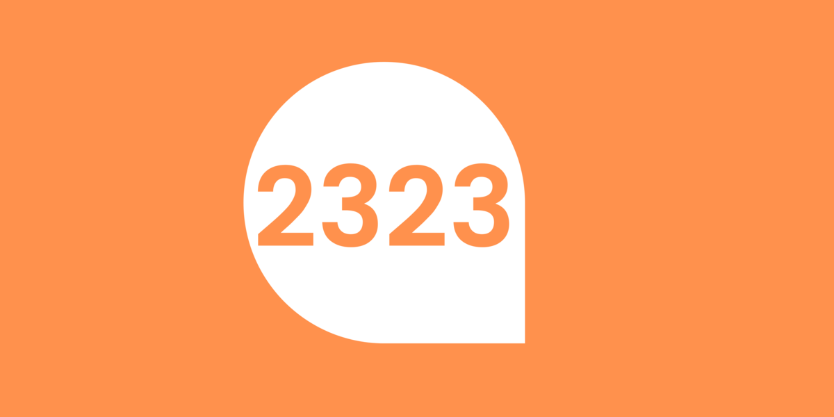 Número 2323 em fundo laranja