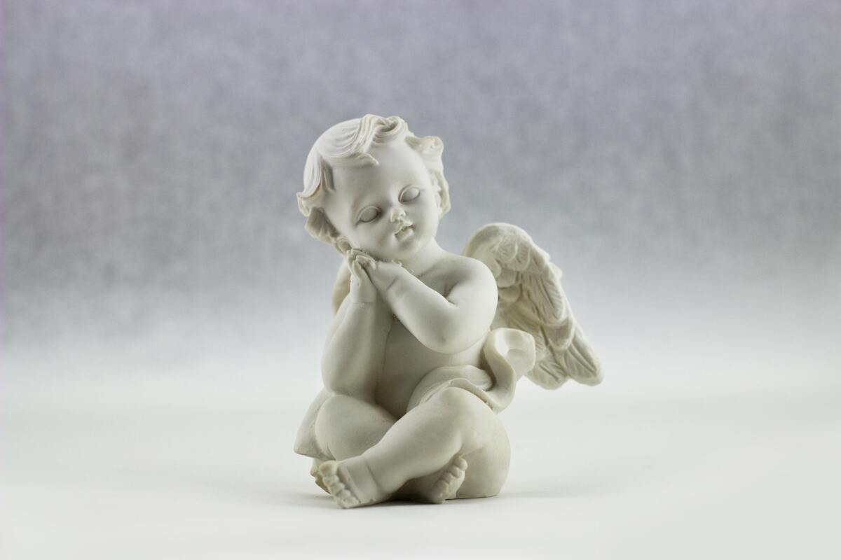 Estátua de anjo pequeno