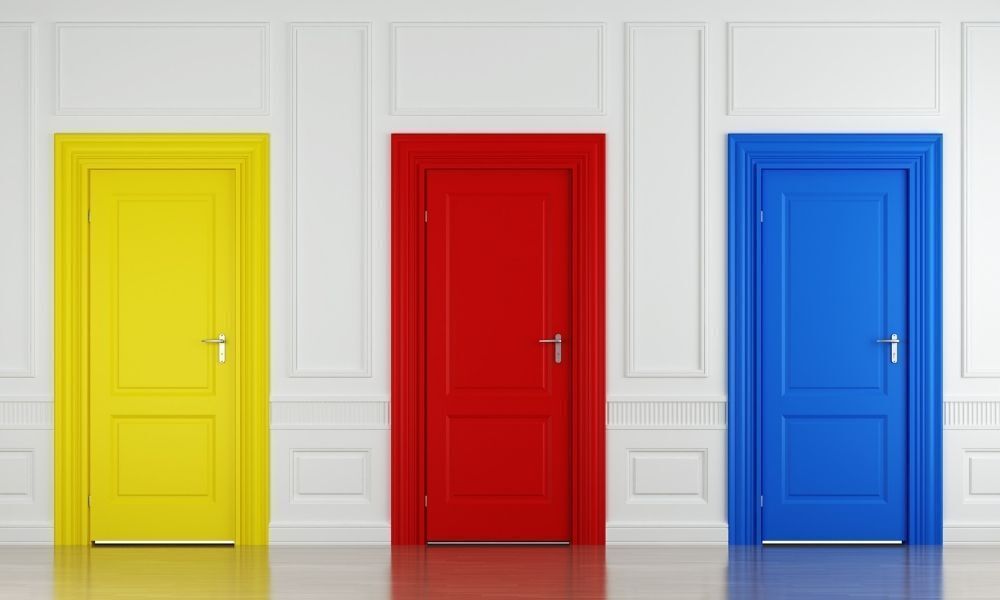 portas coloridas juntas