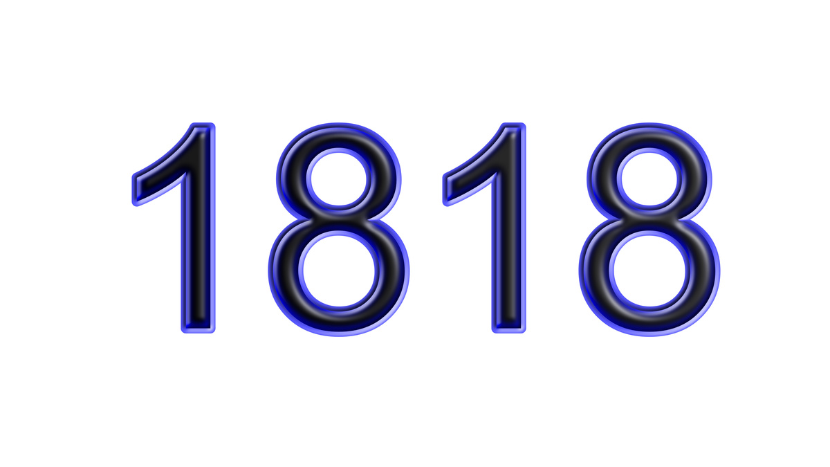 Número 1818 em azul, em fundo branco