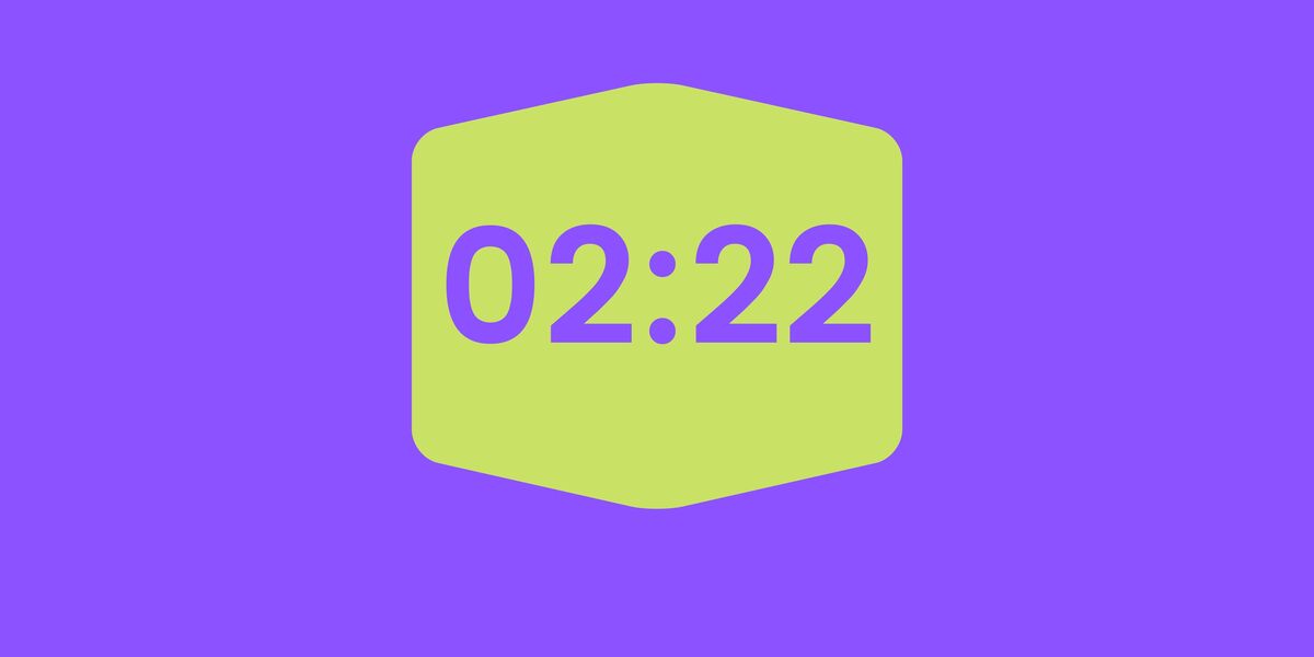 fundo roxo com quadrado verde com horario 02:22 dentro em verde