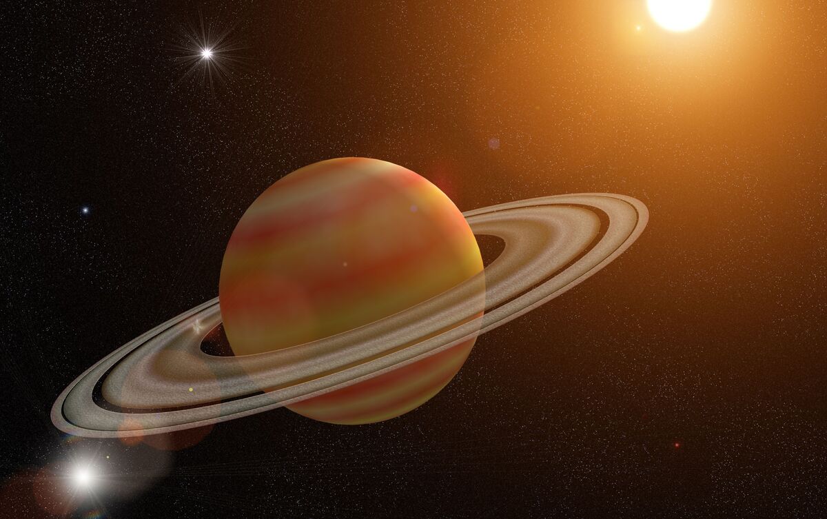 Saturno iluminado pelo sol.