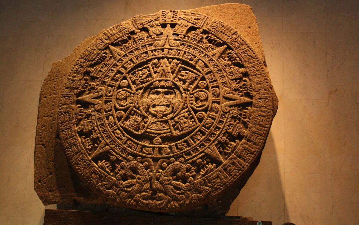 Pedra marcando o calendário Asteca.