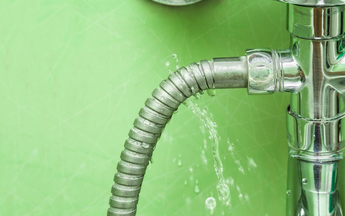 Vazamento de água em torneira.