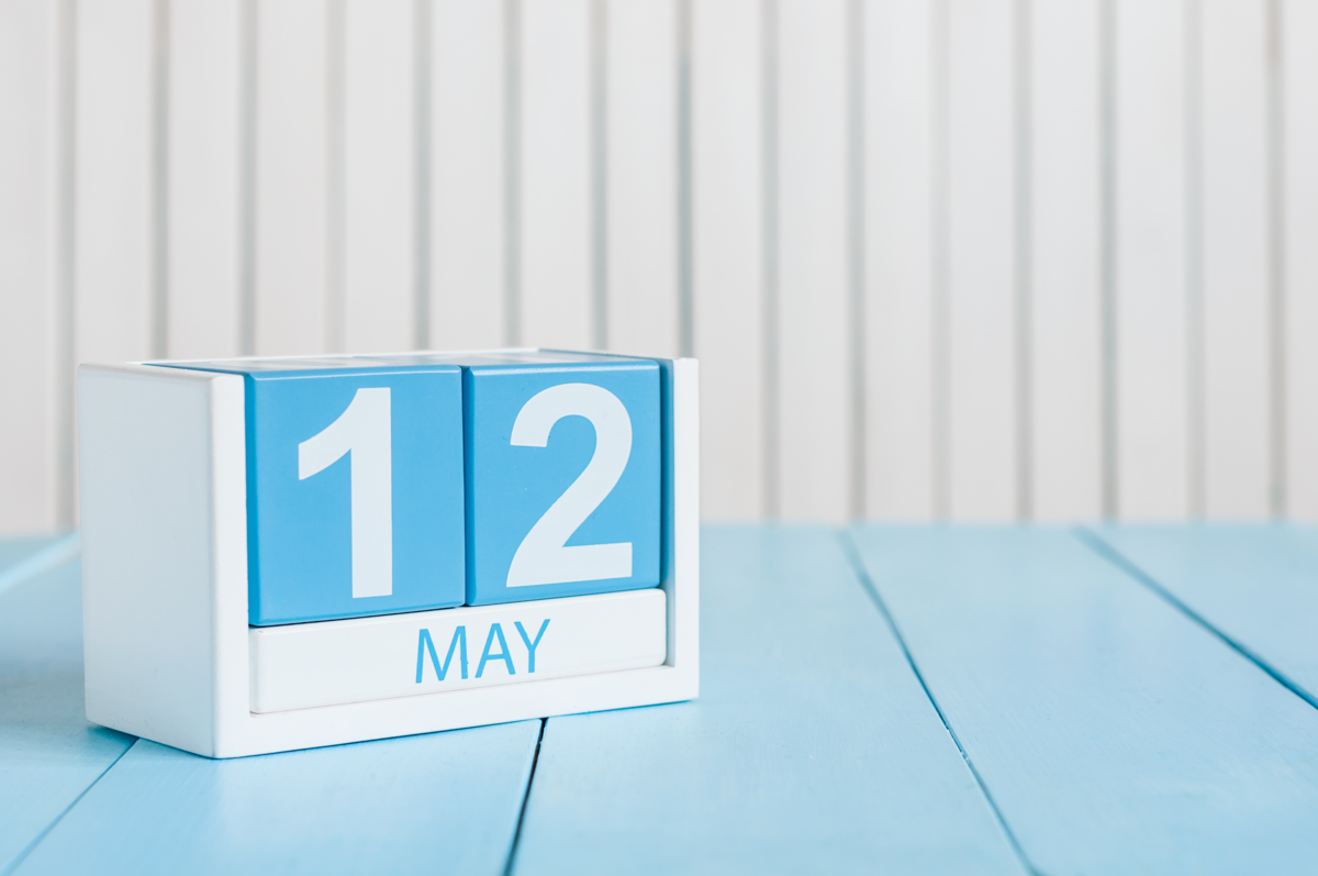 Calendário marcando 12 de Maio.