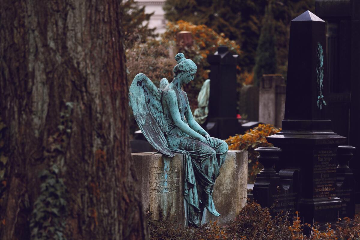 Cemitério. 