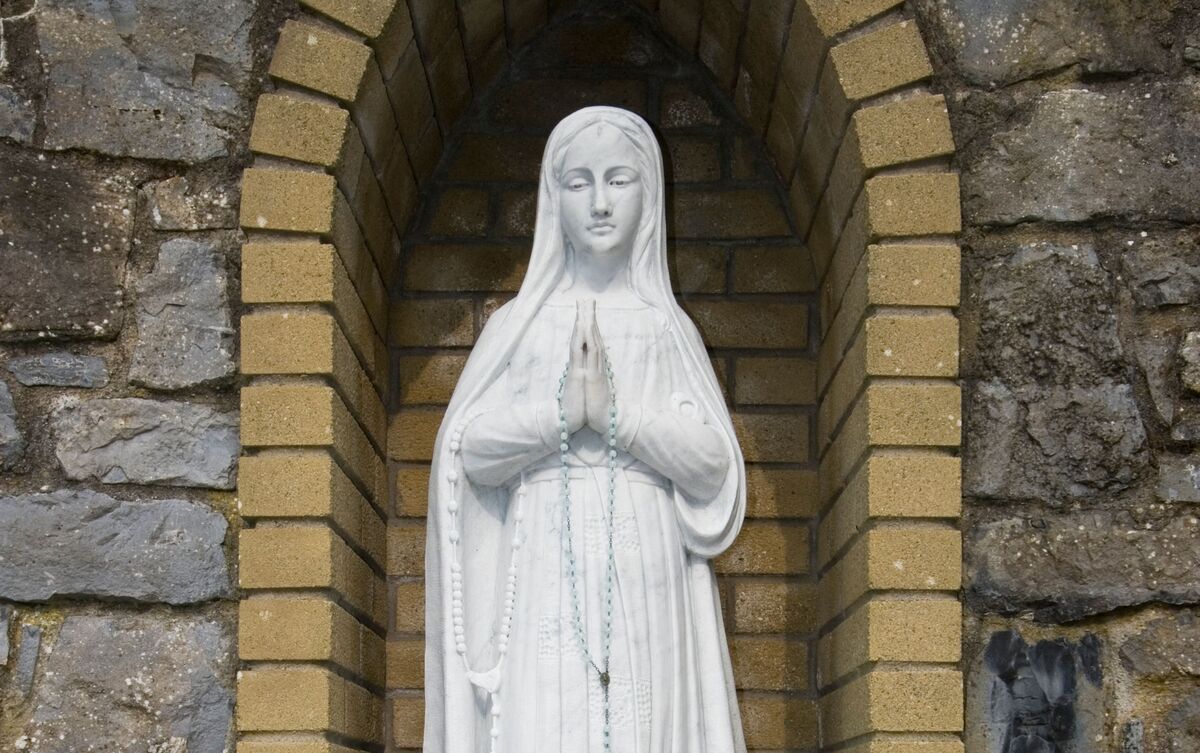 Estátua de Nossa Senhora Aparecida.